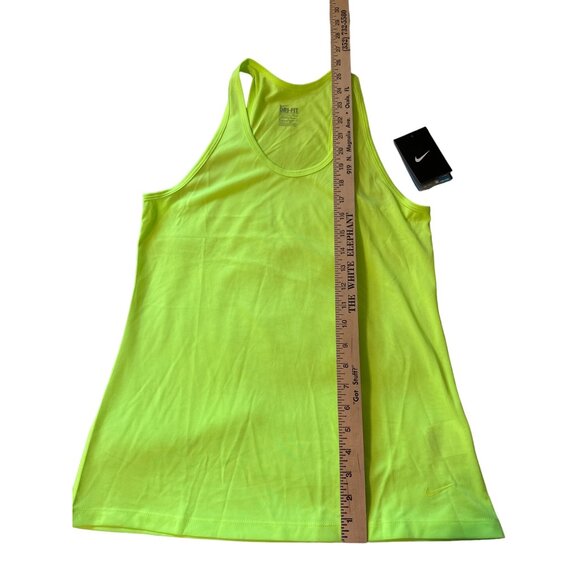 💖Nike lightweight neon tank with dry fit - Picture 3 of 5